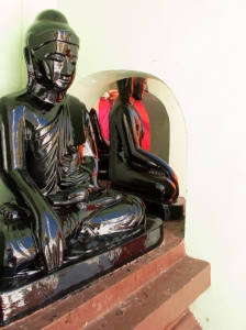 Black Buddha - Shwedagon